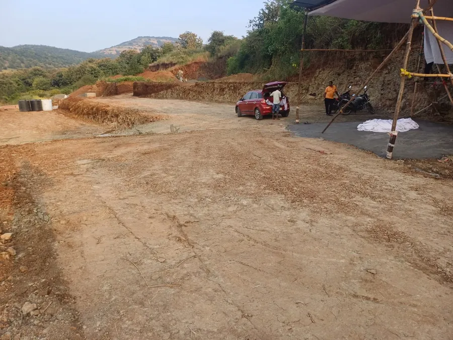 Site office and levelled ground at the entrance